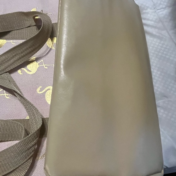 Natural Elements Medium/Large Size Insulated Tote Cooler. - Picture 5 of 5